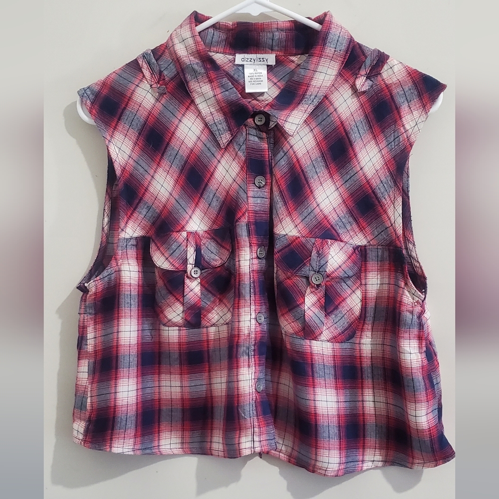Sleeveless crop top plaid shirt